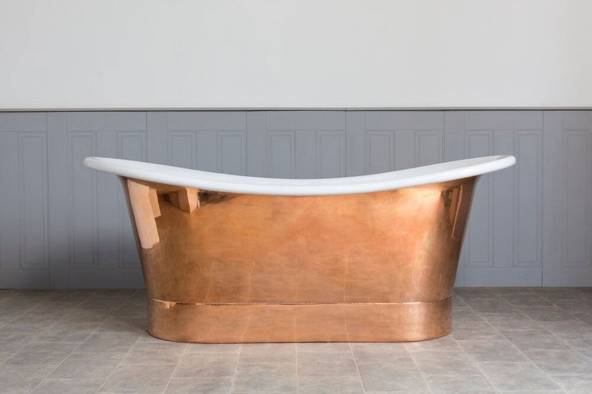 Snow White Interior Copper Bath